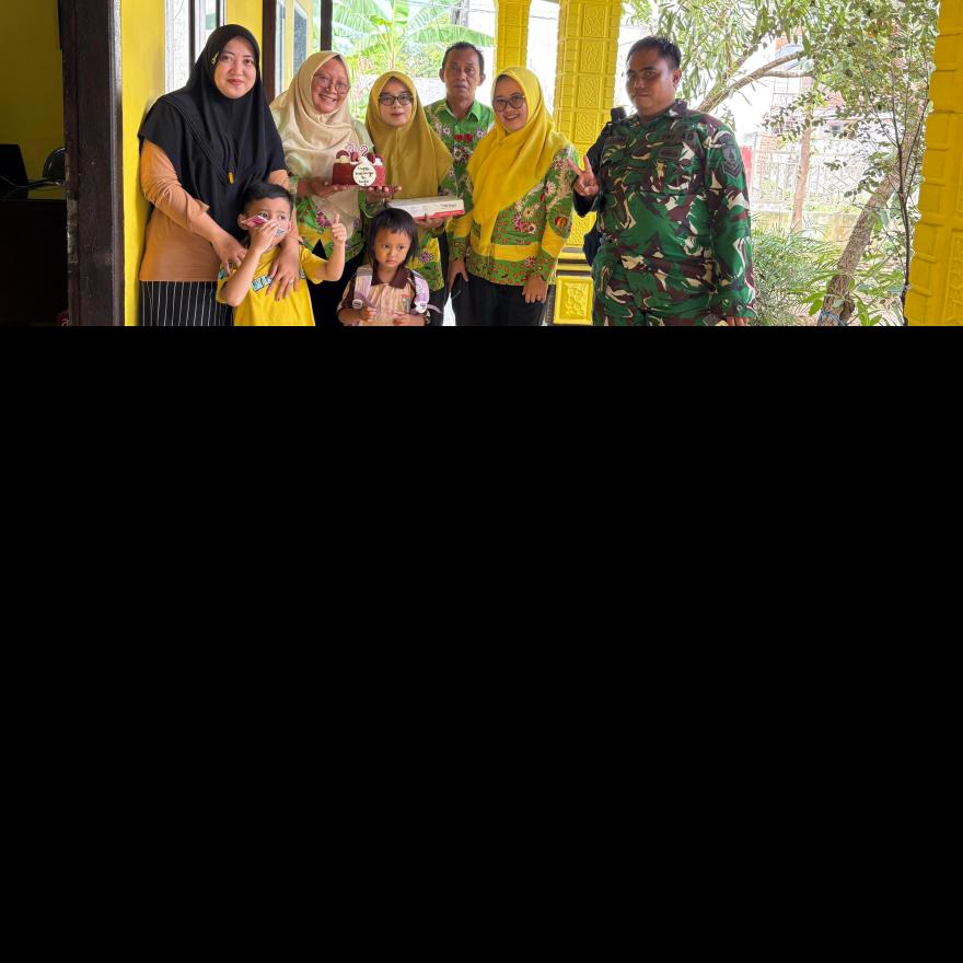 Selamat Ulang Tahun ke-32 Ibu Sekretaris Desa Tunggulwulung